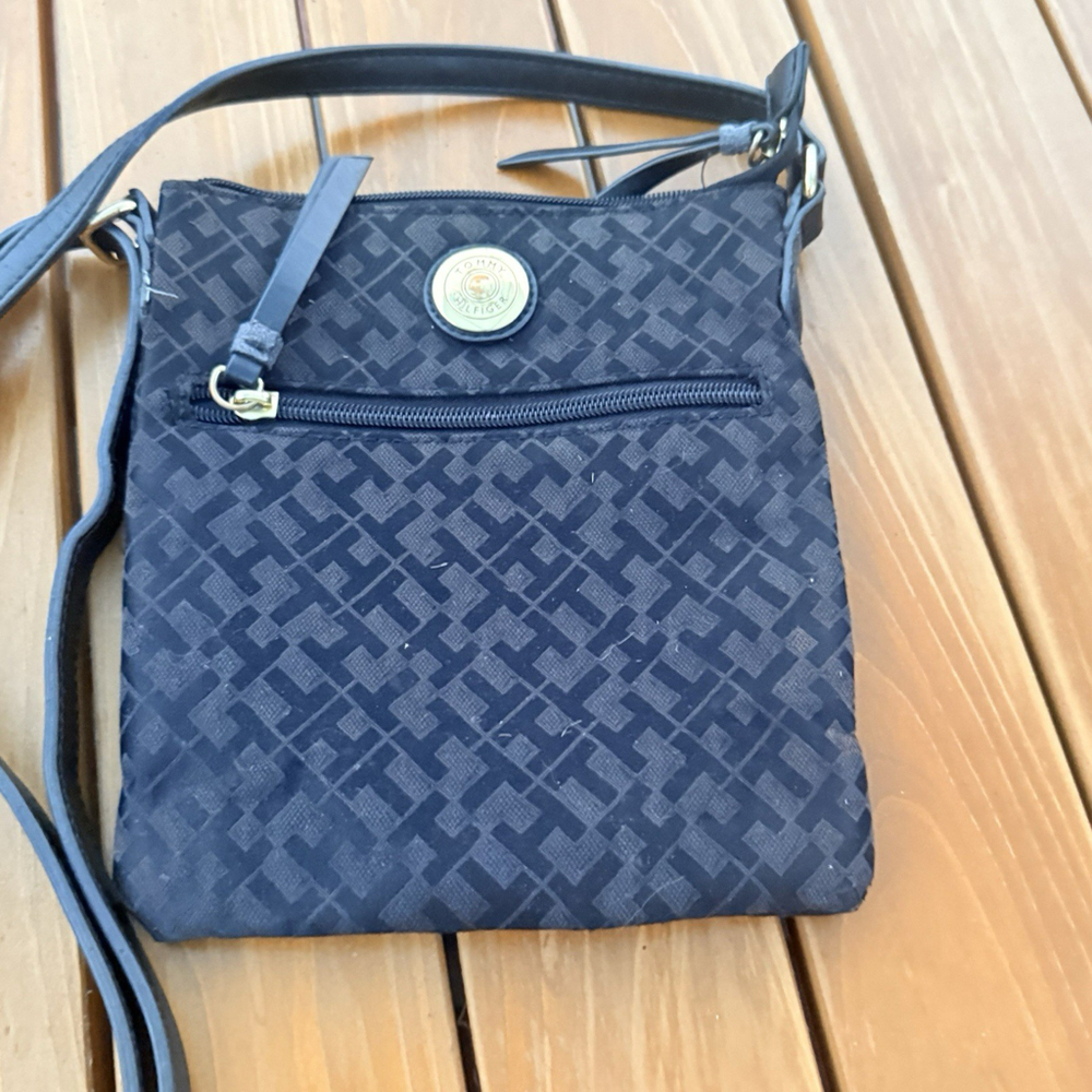 Tommy Hilfiger Crossbody Bag , Stylish Small Rectangle Bag Black